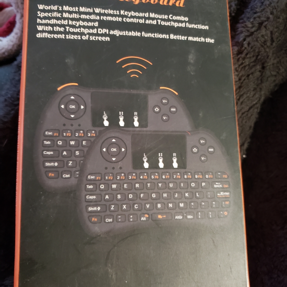 Wireless Handheld Keyboard with Touchpad - Picture 4 of 5